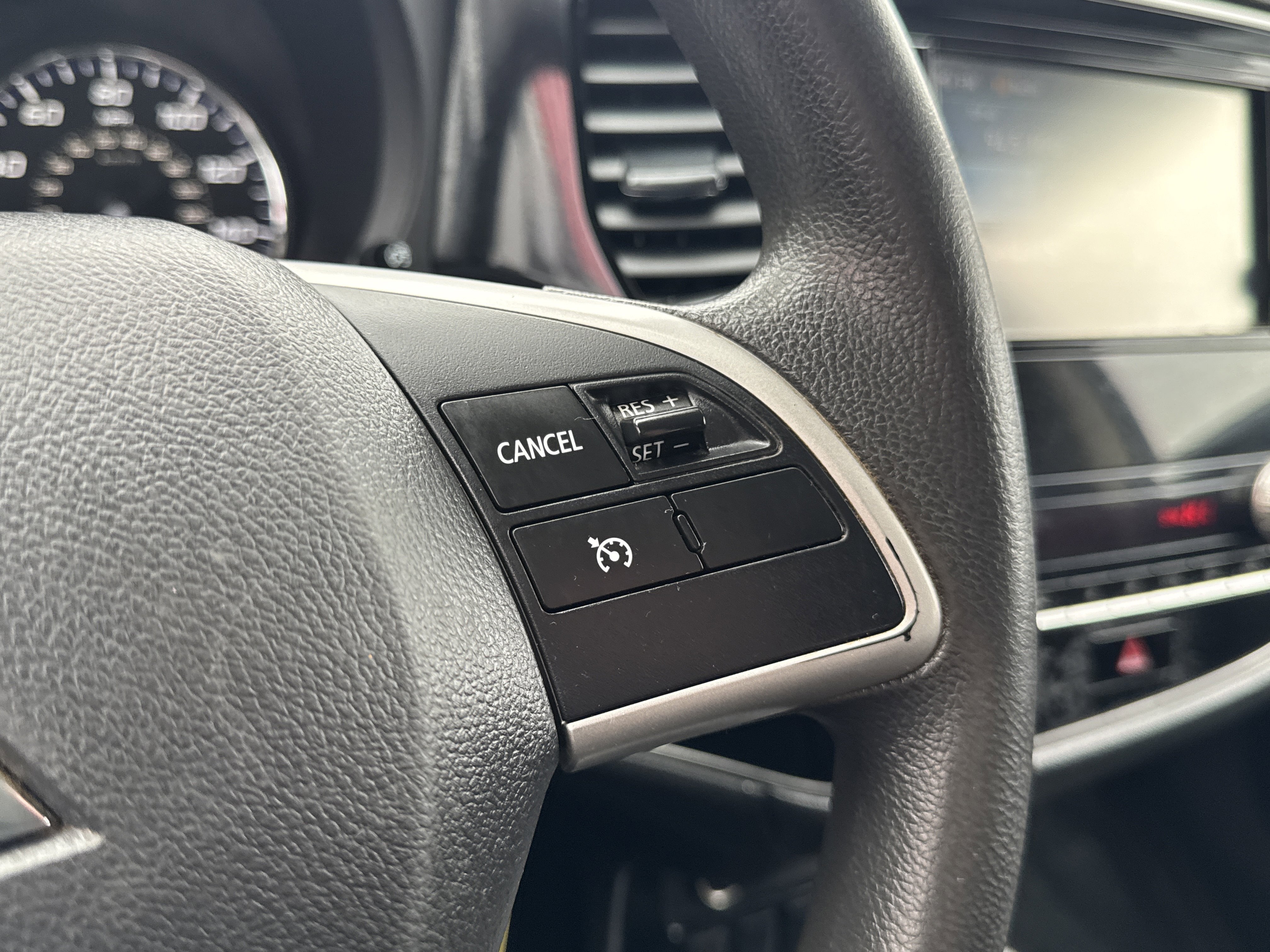 Used 2020 Mitsubishi Outlander SE image 18