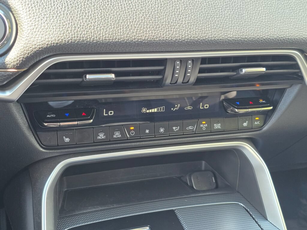 Certified 2024 MAZDA CX-90 Plug-In Hybrid w/ Preferred AWD/4WD image 16