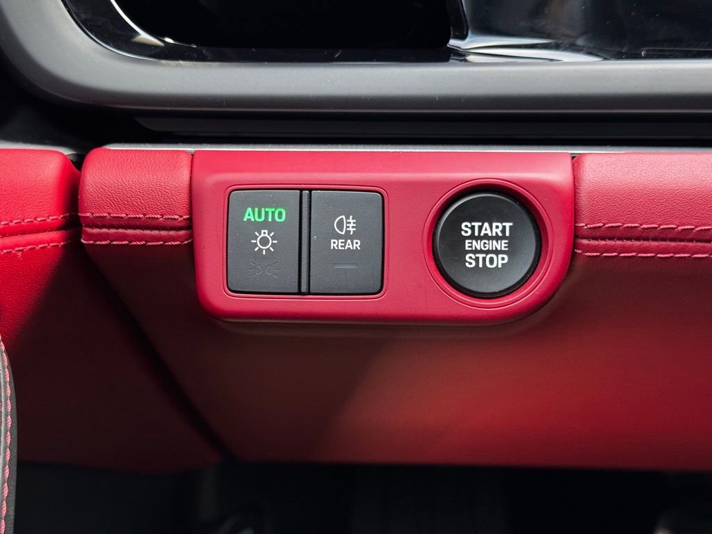 Used 2024 Porsche Panamera image 21