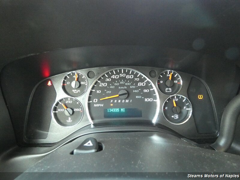 Used 2017 Chevrolet Express 3500 RWD image 9