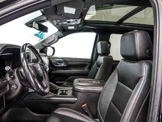 Used 2022 Chevrolet Tahoe LT w/ Luxury Package AWD/4WD image 13