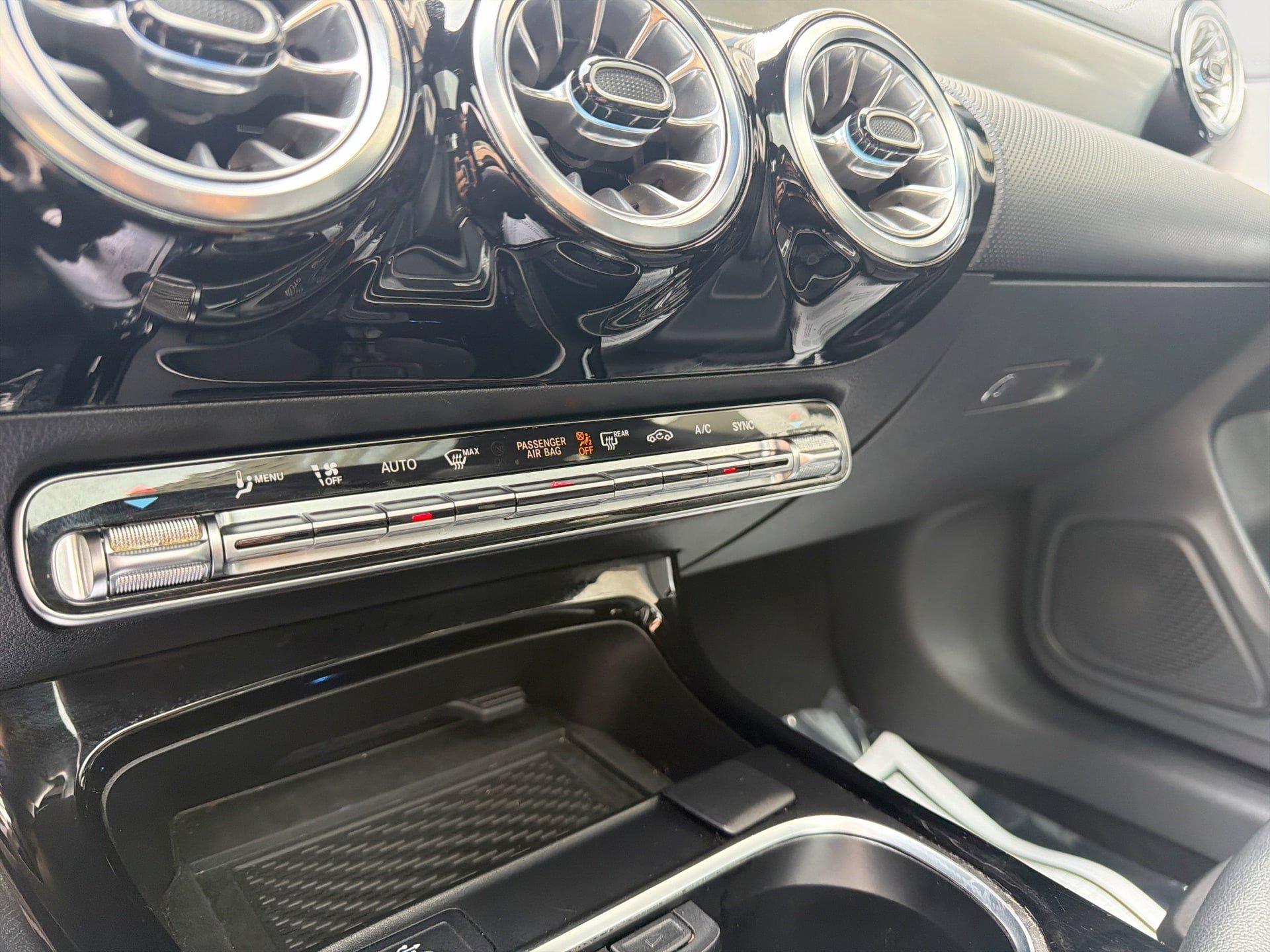Used 2025 Mercedes-Benz CLA 250 4MATIC image 17