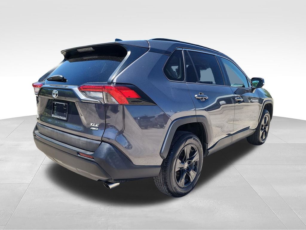 Used 2021 Toyota RAV4 XLE AWD/4WD image 9