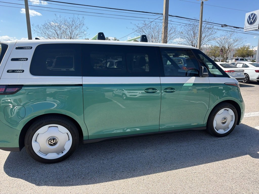 Used 2025 Volkswagen ID. Buzz 1st Edition image 9