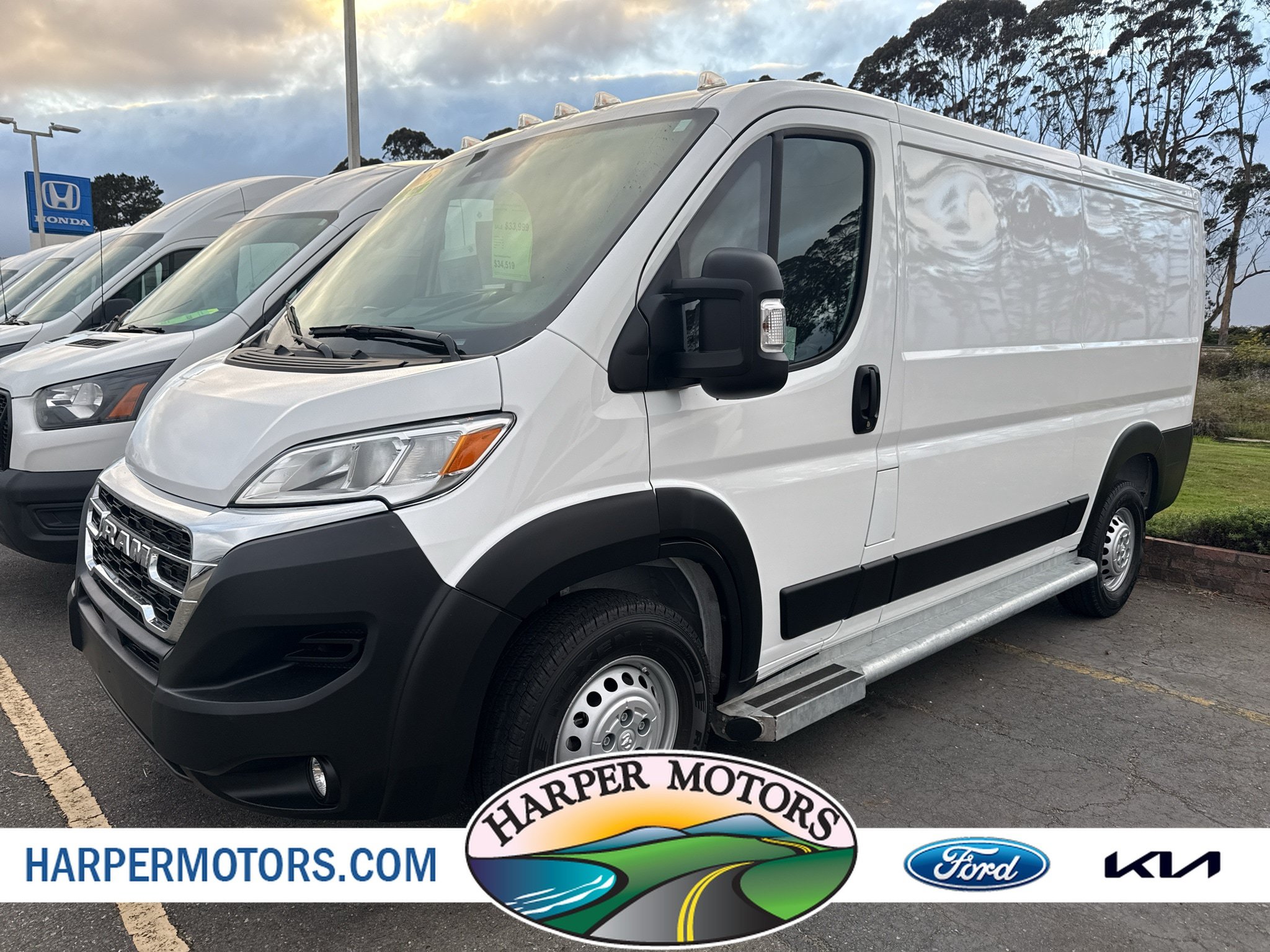 Used 2025 RAM ProMaster 2500 w/ U-Haul Equipment Group FWD image 1