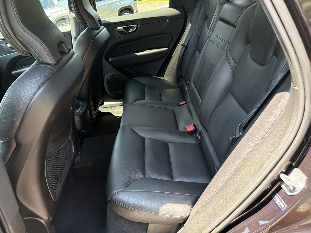 Used 2020 Volvo XC60 T6 Momentum AWD/4WD image 20