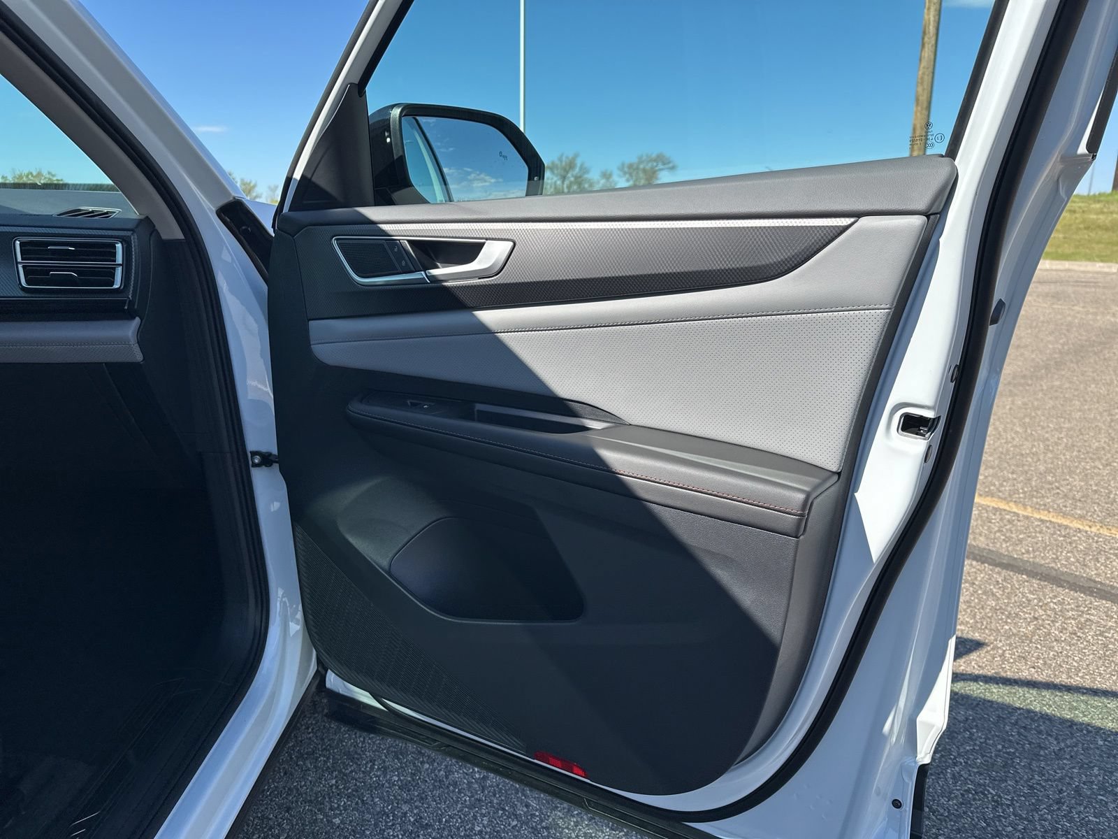 New 2026 Volkswagen Atlas Peak Edition AWD/4WD image 42