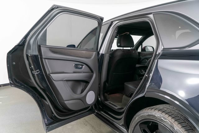 Used 2022 Bentley Bentayga AWD/4WD image 14