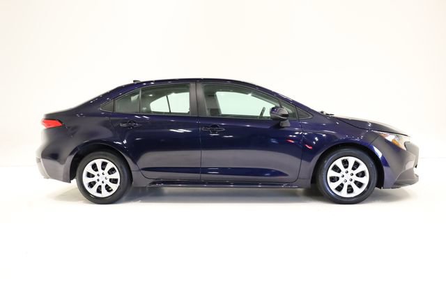 Used 2023 Toyota Corolla LE image 3