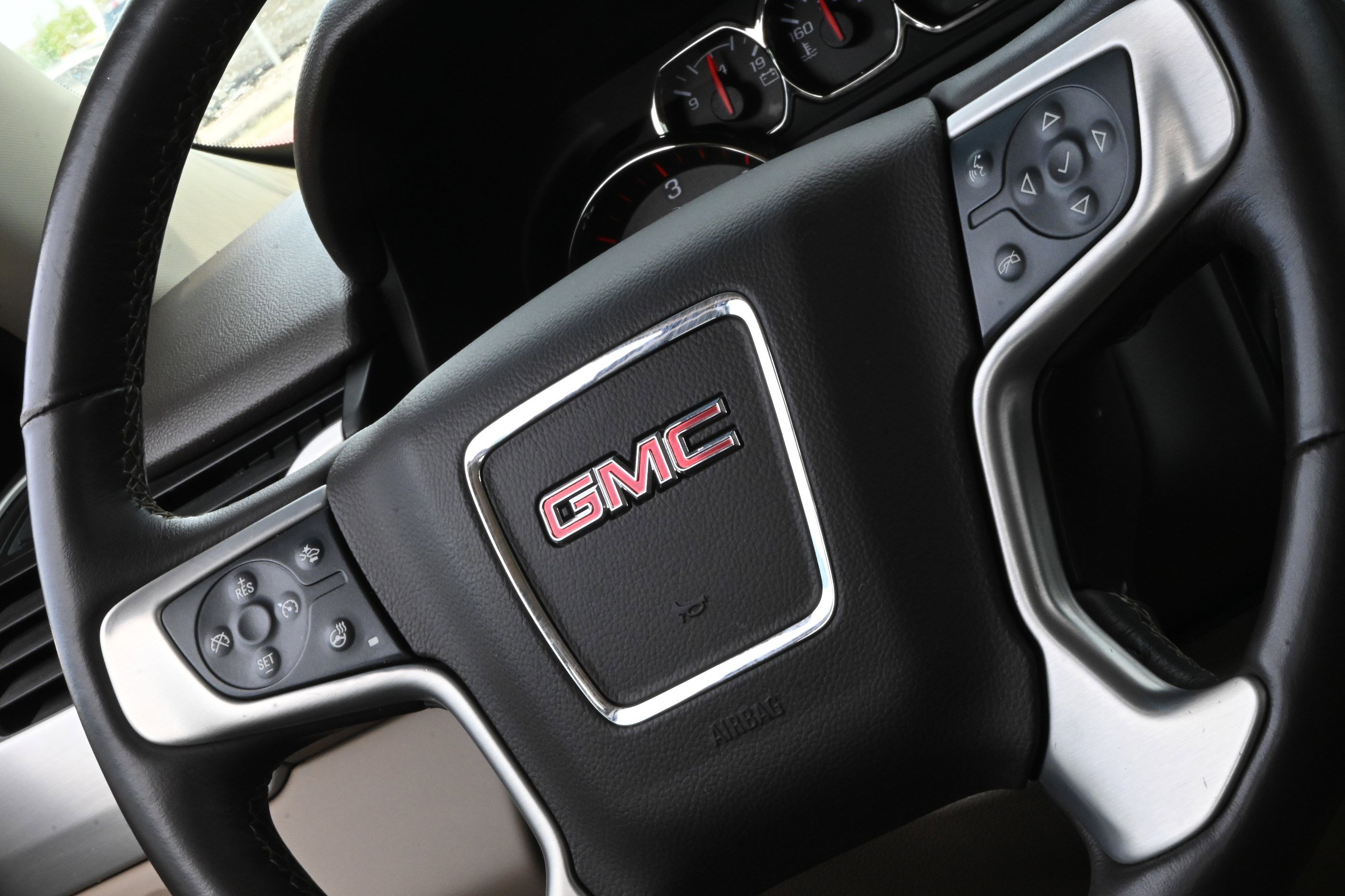 Used 2015 GMC Yukon SLT w/ Open Road Package image 23