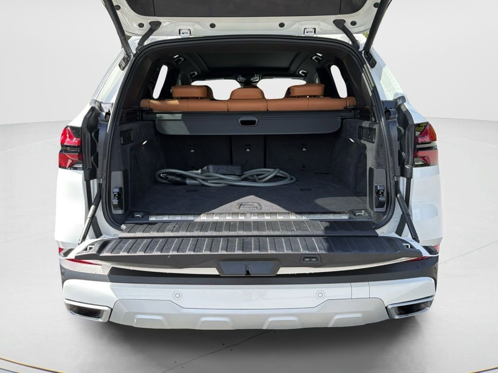 Certified 2025 BMW X5 xDrive50e w/ Parking Assistance Package image 24