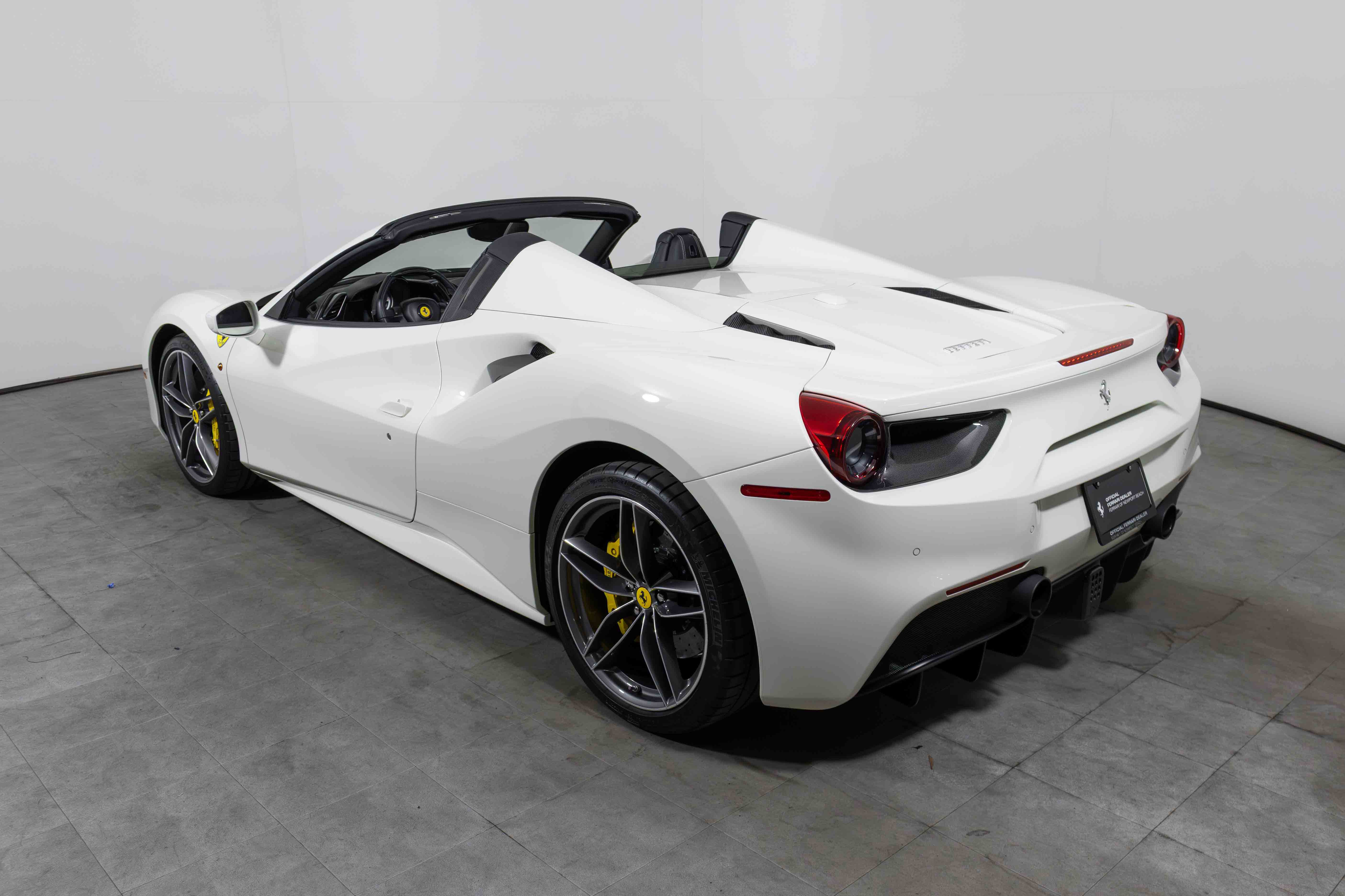 Used 2018 Ferrari 488 Spider image 6