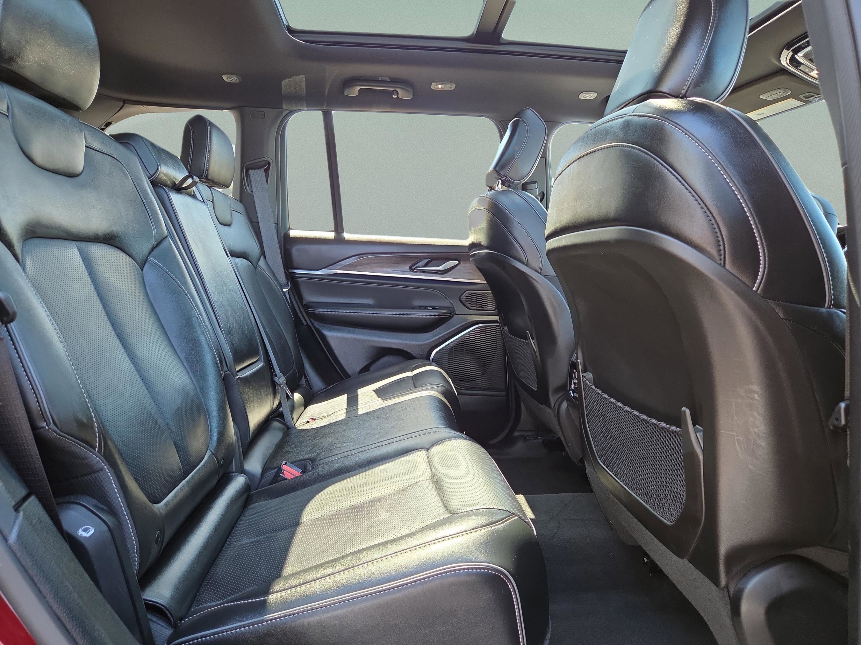 Used 2023 Jeep Grand Cherokee Overland image 37