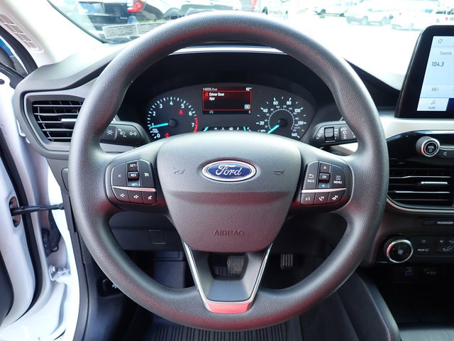 Used 2022 Ford Escape SE image 17