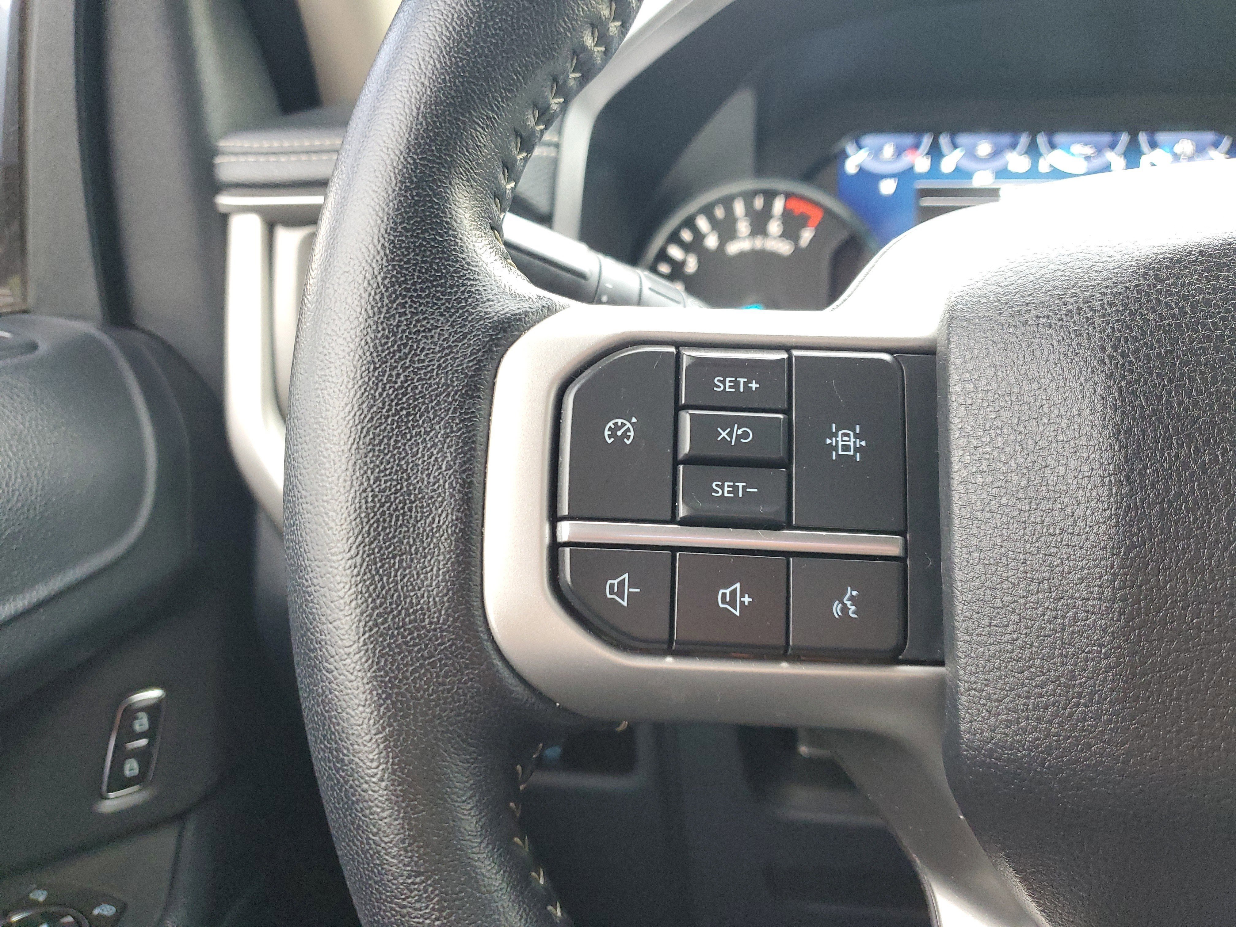 Used 2023 Ford Expedition XLT image 23