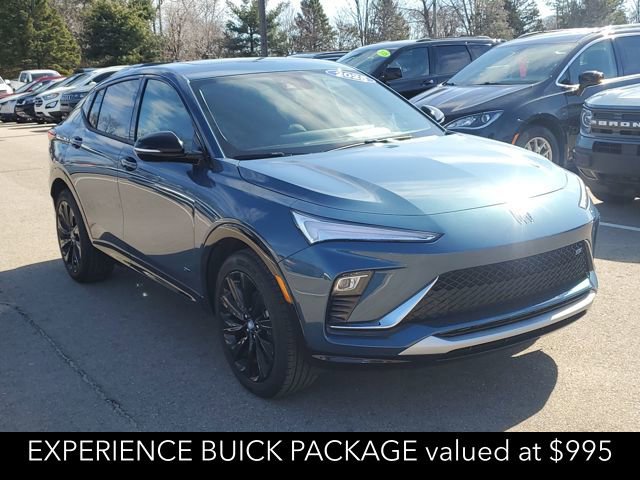 Used 2025 Buick Envista Sport Touring w/ Experience Buick Package image 3