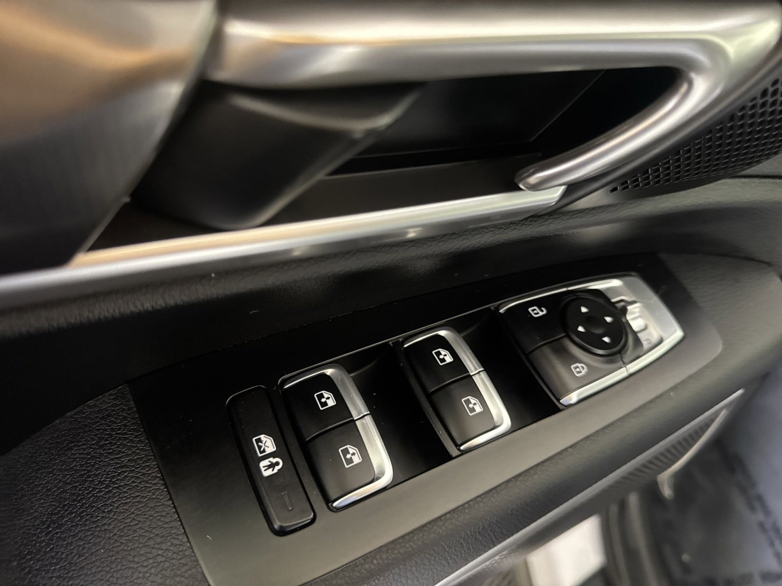 Used 2024 Kia Telluride S w/ S Sunroof Package image 15