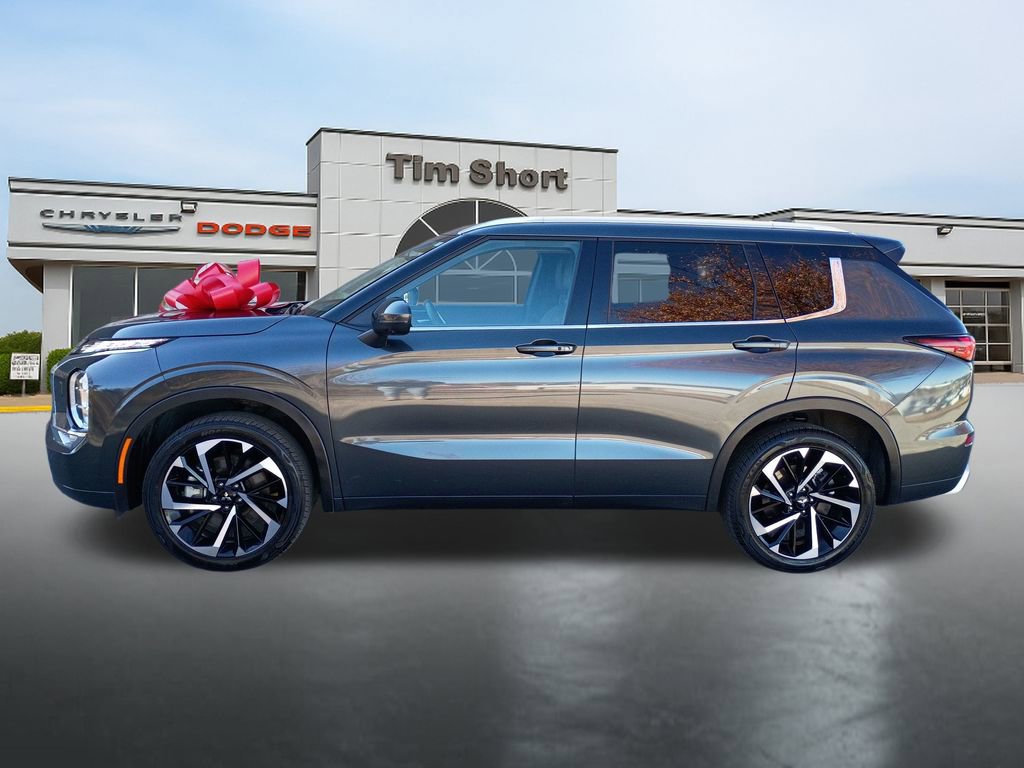 Used 2024 Mitsubishi Outlander SEL image 2