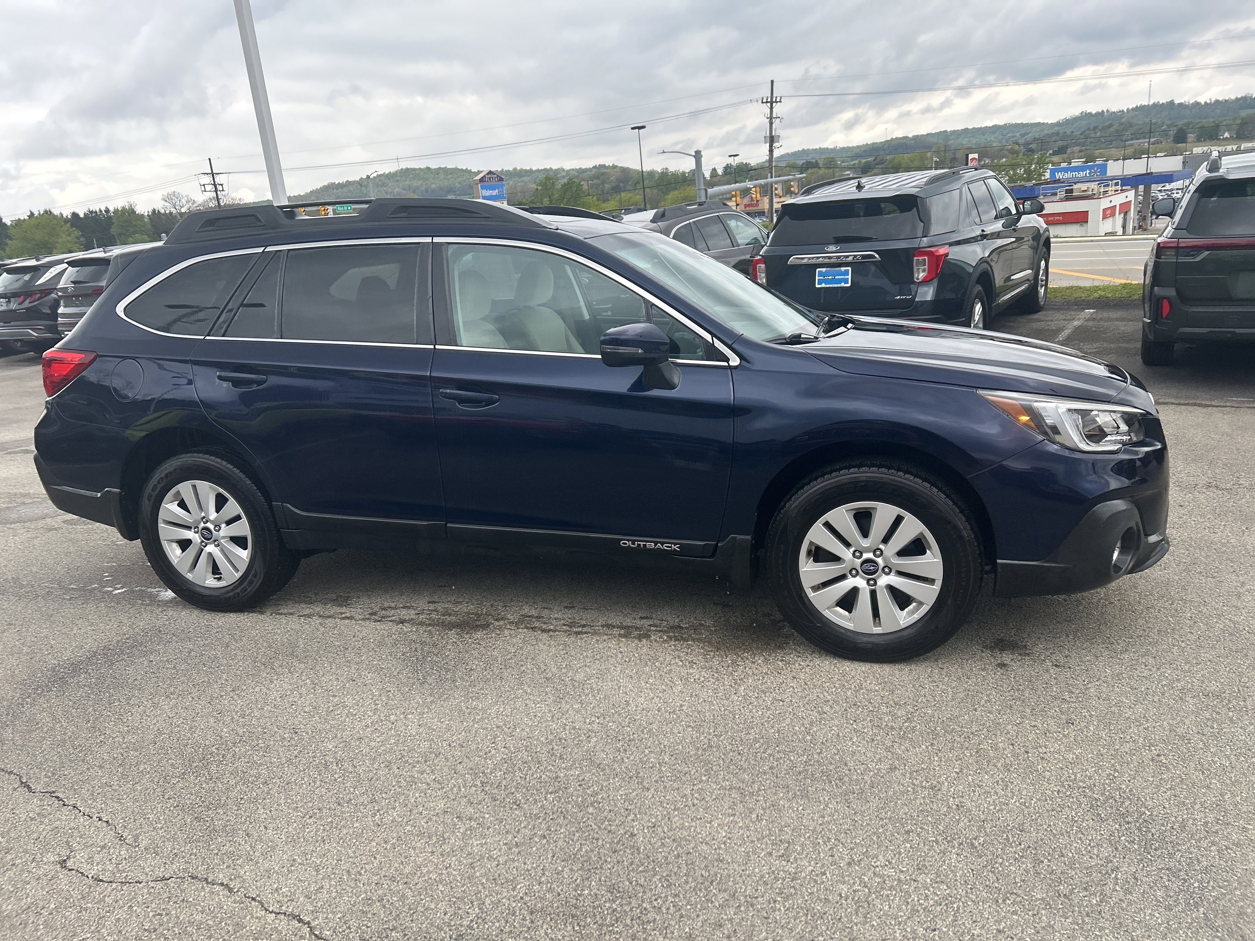 Used 2018 Subaru Outback 2.5i Premium AWD/4WD image 7