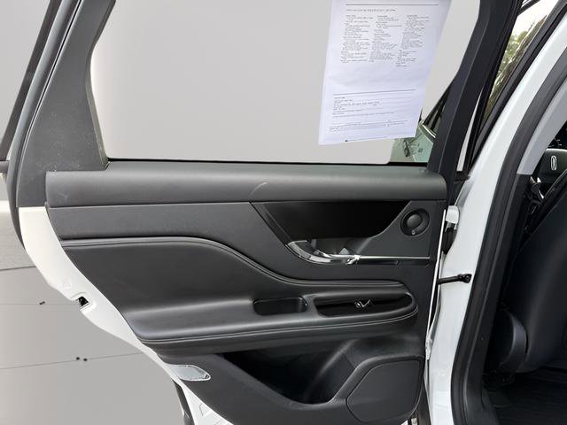 Used 2020 Lincoln Corsair Reserve w/ Equipment Group 201A image 17