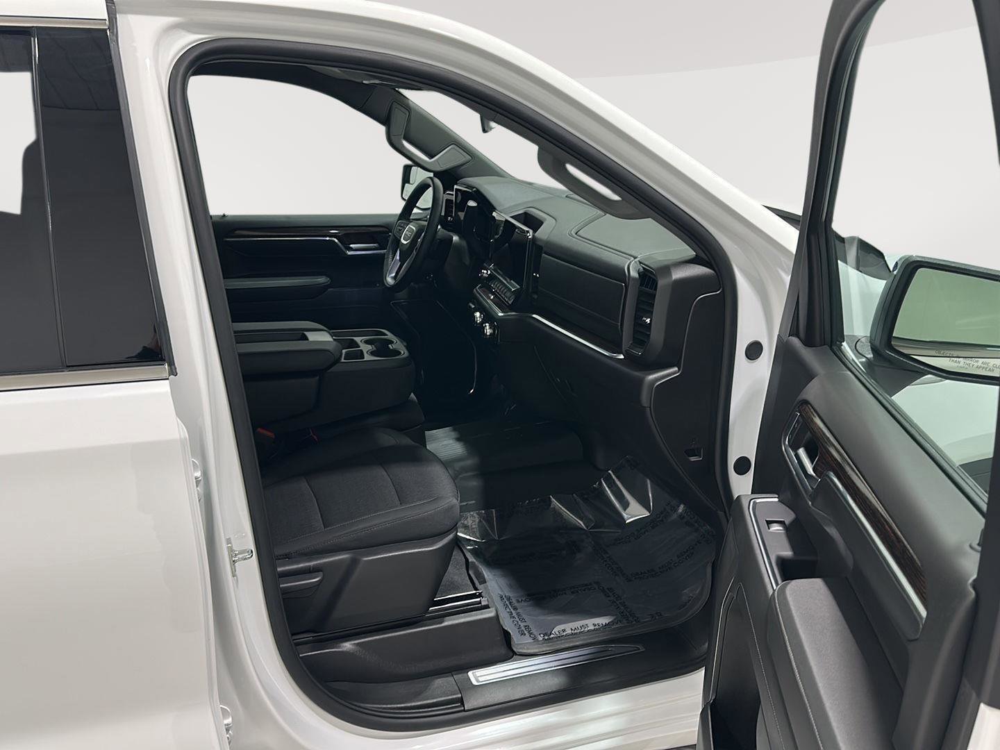 Used 2024 GMC Sierra 1500 SLE image 25