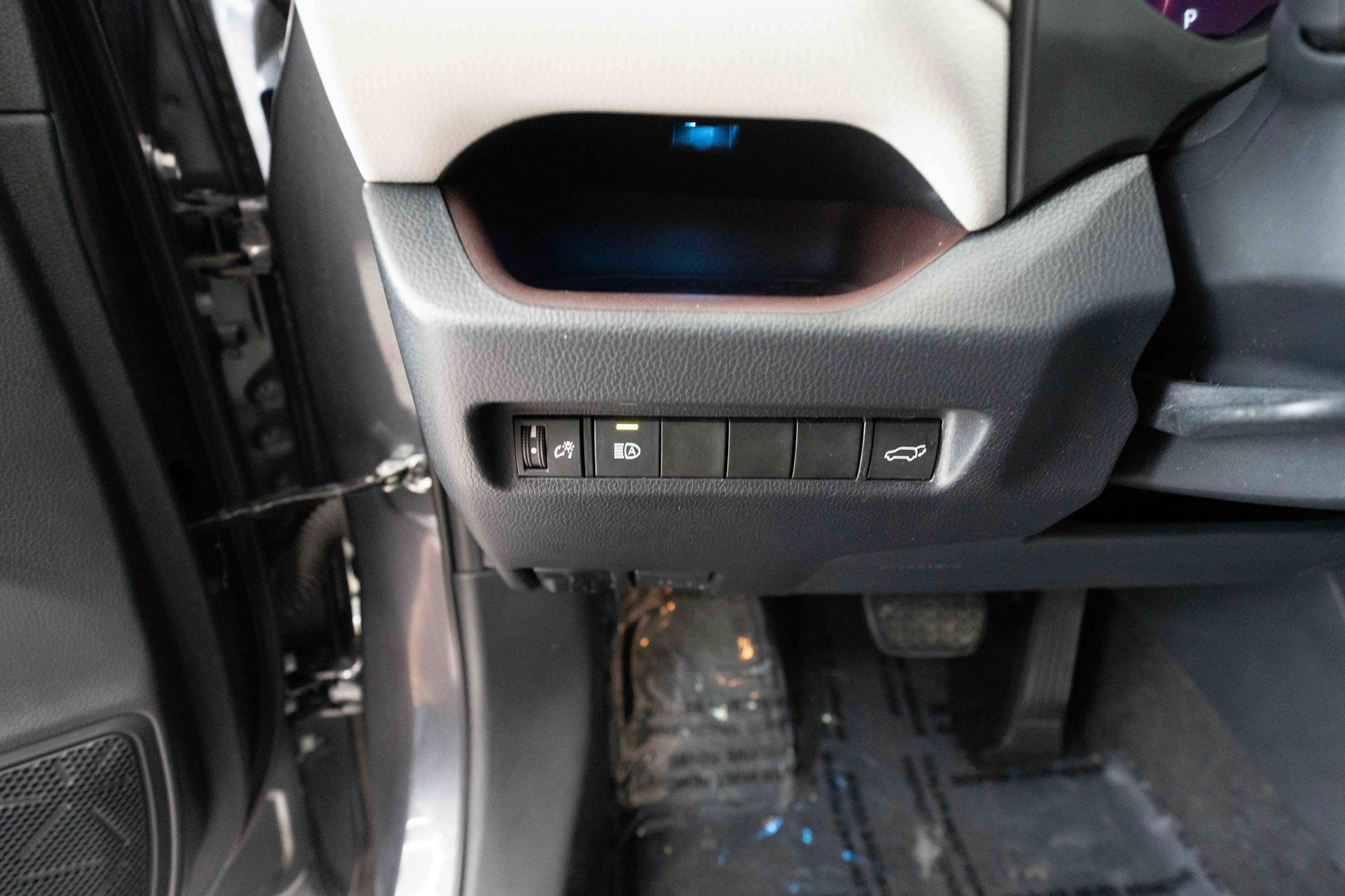 Used 2019 Toyota RAV4 Limited w/ All Weather Liner Package AWD/4WD image 11