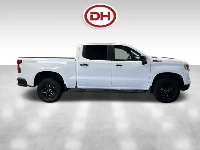Used 2024 Chevrolet Silverado 1500 LT Trail Boss w/ Protection Package AWD/4WD image 2