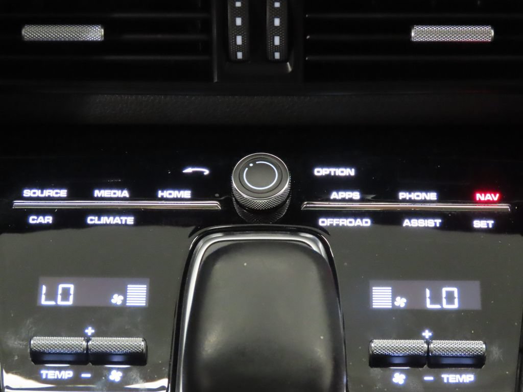 Certified 2023 Porsche Cayenne Coupe AWD/4WD image 27