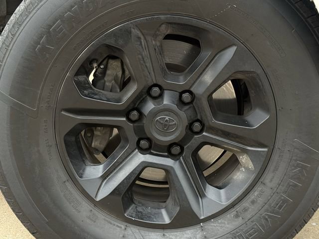 Used 2022 Toyota 4Runner SR5 RWD image 10