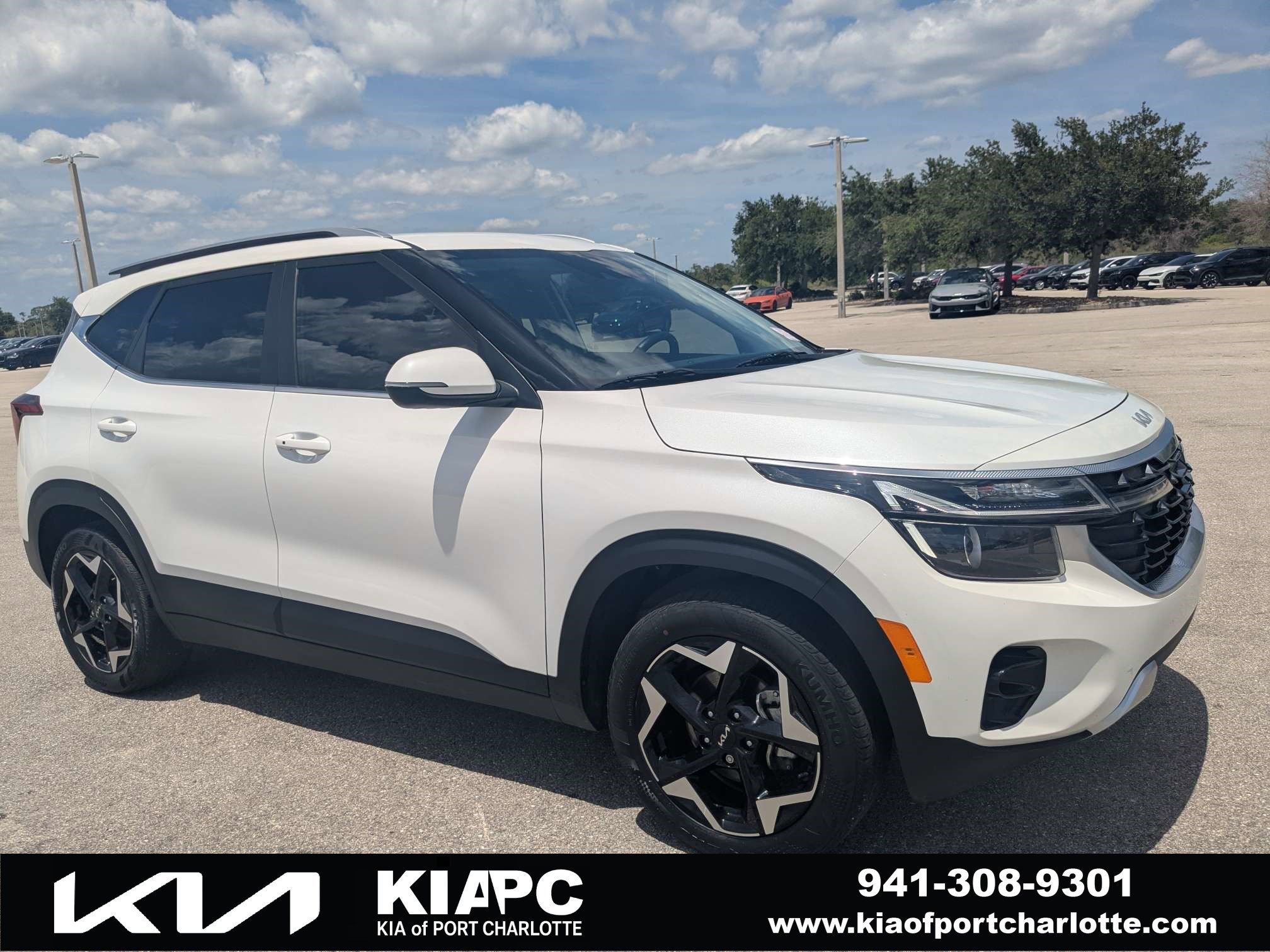 Used 2024 Kia Seltos EX FWD image 1