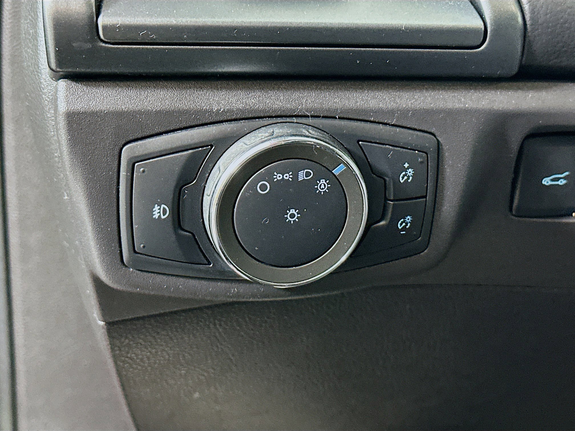 Used 2016 Ford Fusion Titanium FWD image 16