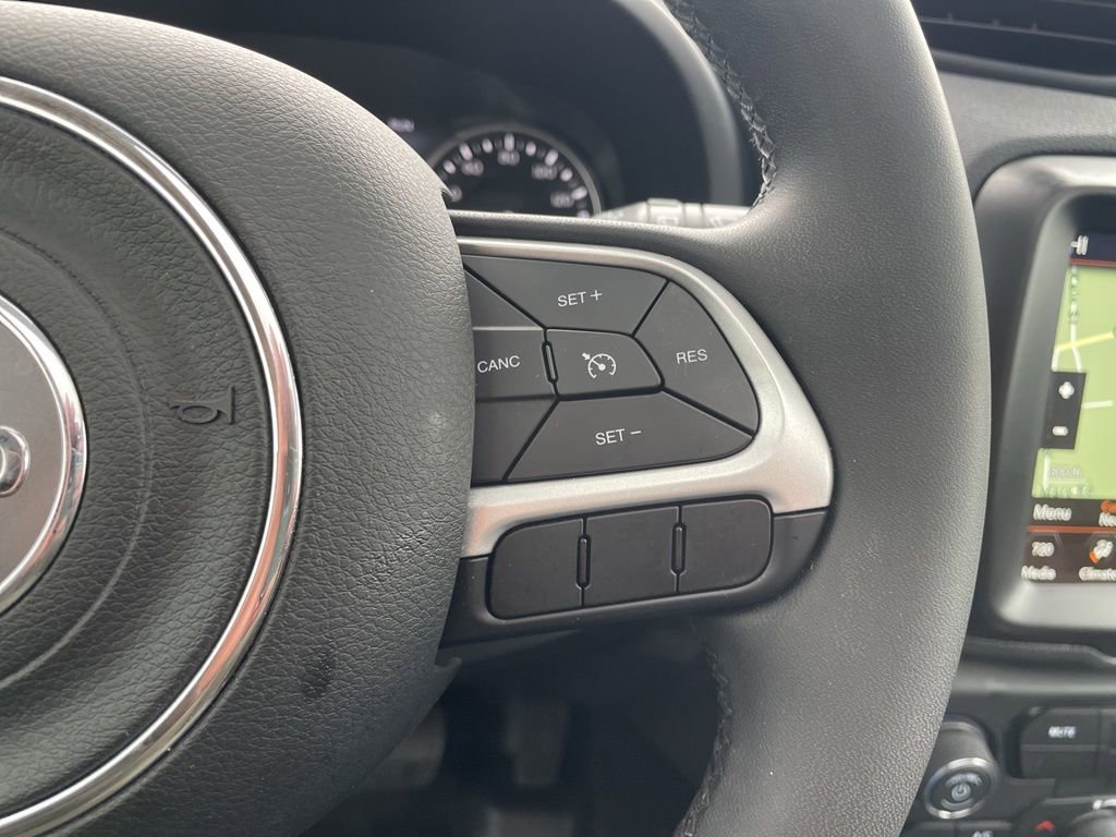 Used 2023 Jeep Renegade Altitude w/ Sun/Sound Group AWD/4WD image 28