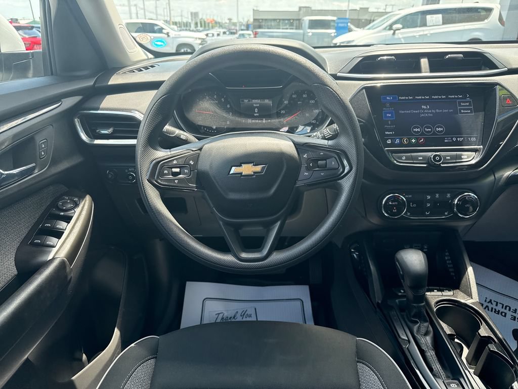 Used 2023 Chevrolet TrailBlazer LT w/ Convenience Package AWD/4WD image 16