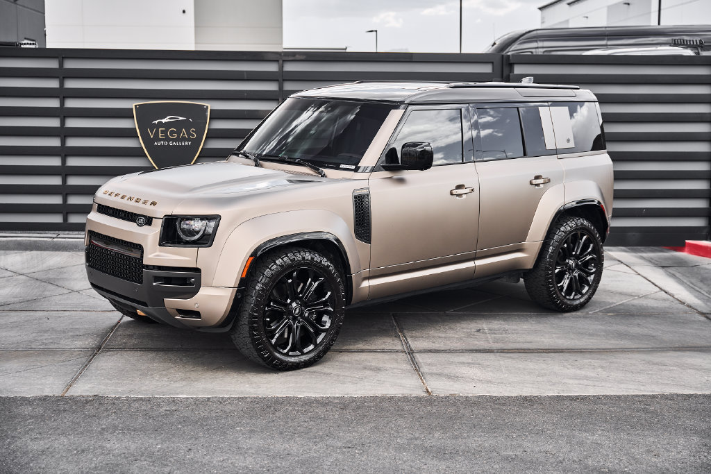 Used 2025 Land Rover Defender 110 AWD/4WD image 5