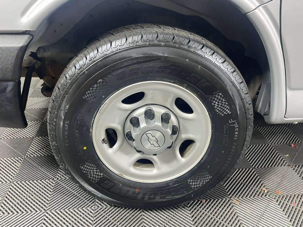 Used 2016 Chevrolet Express 2500 LS image 13