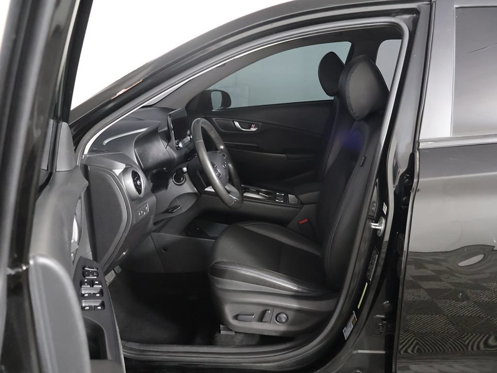 Used 2022 Hyundai Kona Limited w/ Cargo Package FWD image 29