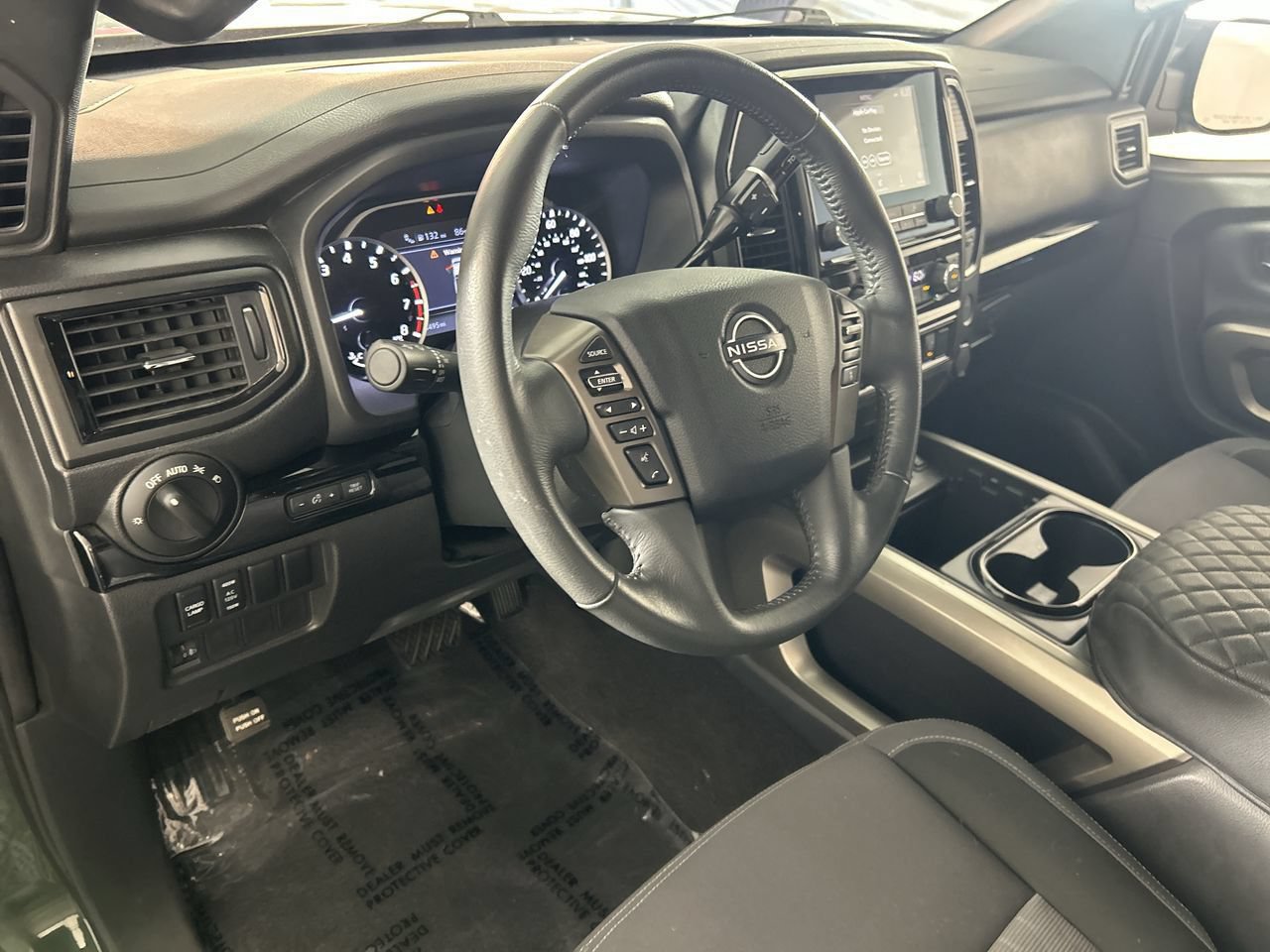 Used 2024 Nissan Titan SV w/ SV Bronze Edition Package AWD/4WD image 12