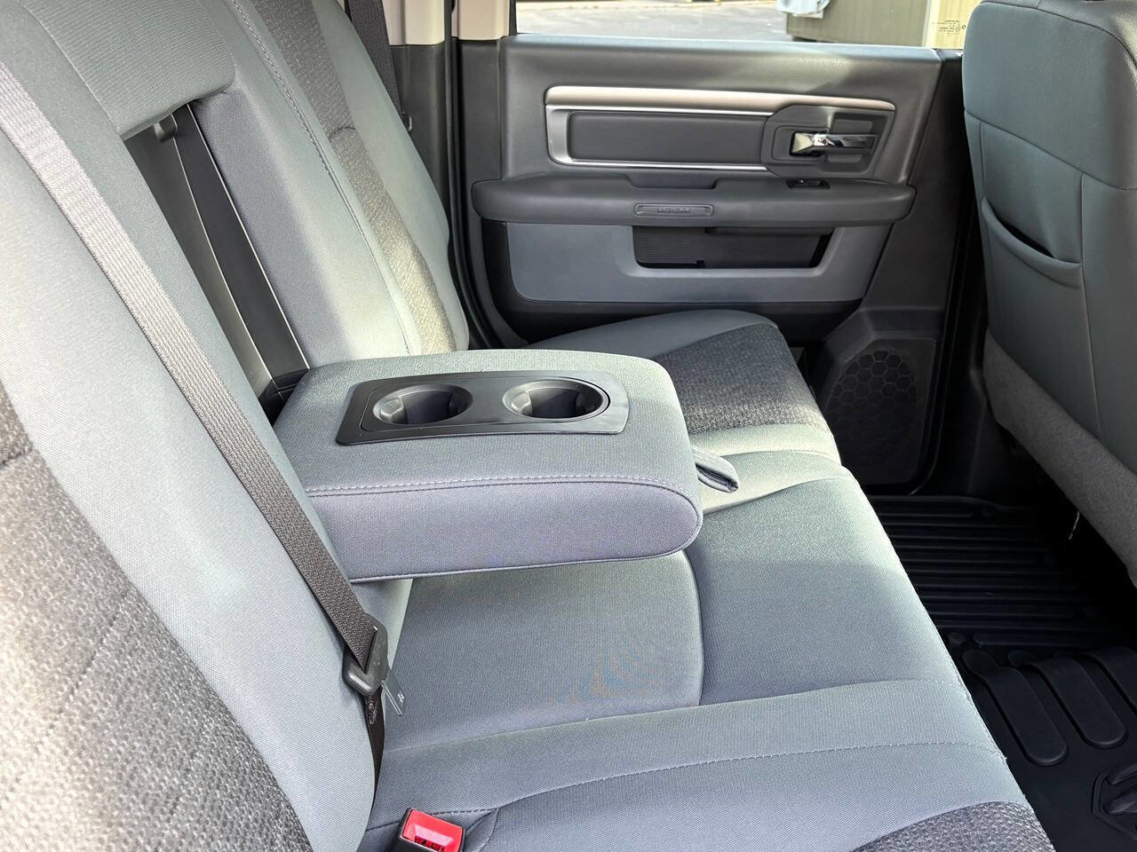 Used 2018 RAM 2500 Big Horn w/ Harvest Edition image 29