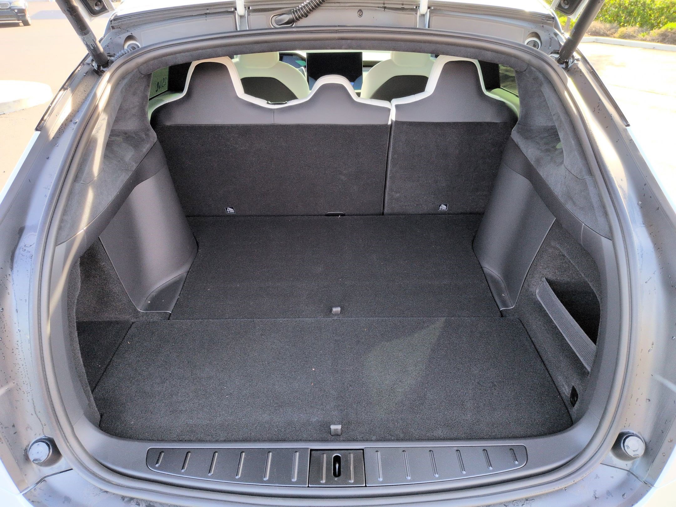 Used 2024 Tesla Model X image 32