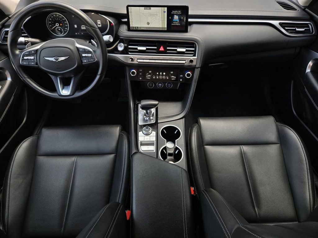 Used 2025 Genesis G70 2.5T image 13