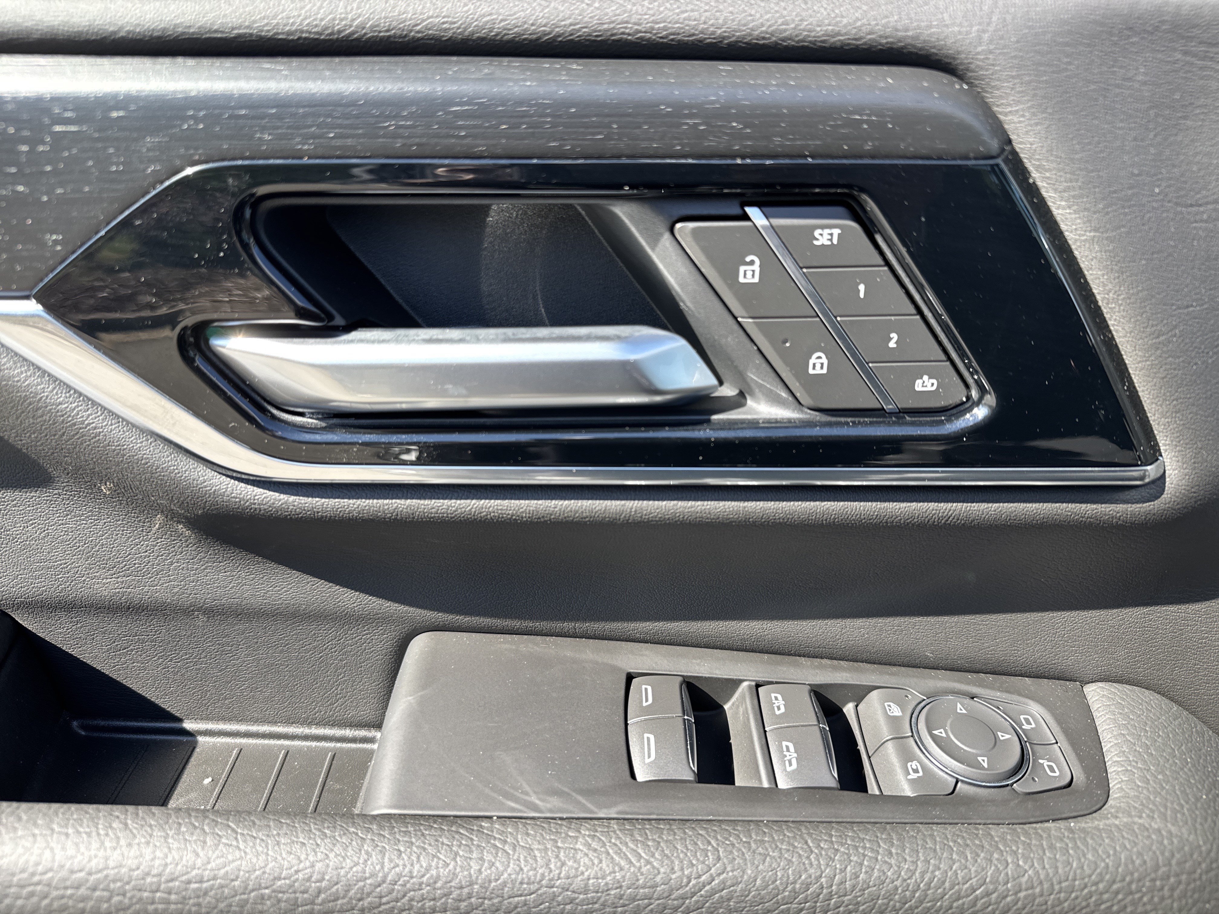 New 2026 GMC Yukon XL Denali w/ Sun & Power Step Package AWD/4WD image 15
