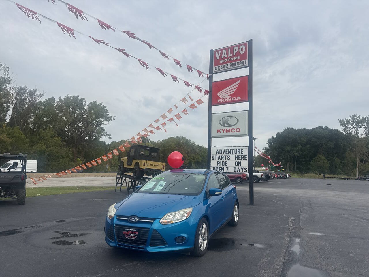 Used 2014 Ford Focus SE FWD image 2