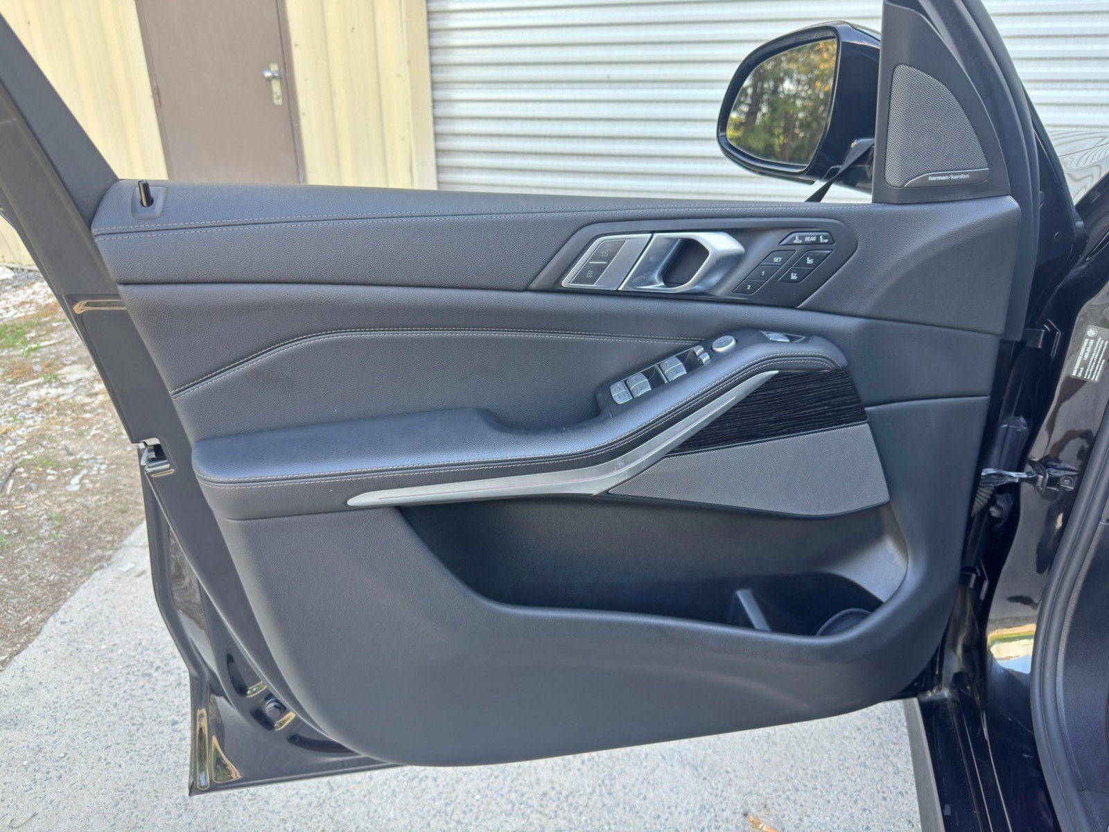 Used 2020 BMW X7 xDrive40i w/ M Sport Package AWD/4WD image 48