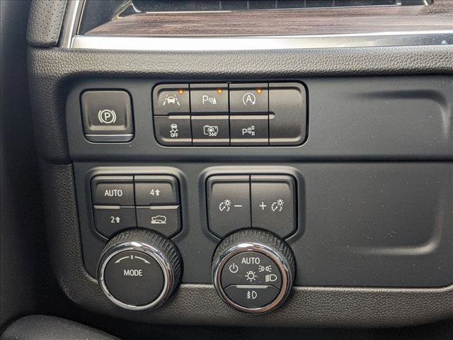 New 2025 Chevrolet Suburban Premier image 11