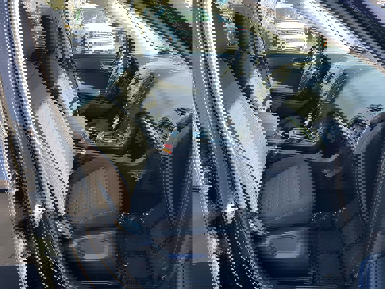 Used 2017 Ford Edge SE image 17