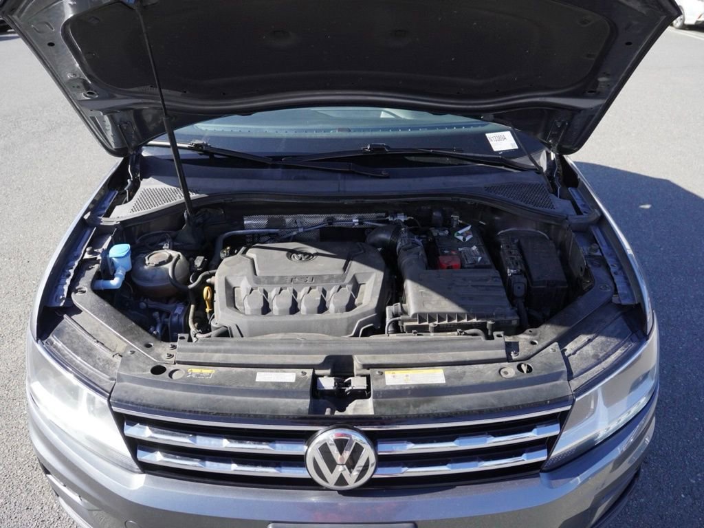 Used 2020 Volkswagen Tiguan SE w/ Panoramic Sunroof Package image 31