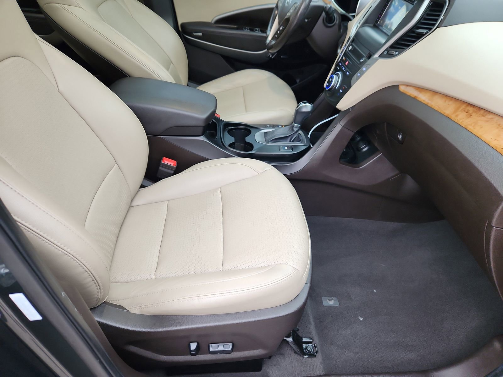 Used 2014 Hyundai Santa Fe Sport w/ Technology Package 04 image 13