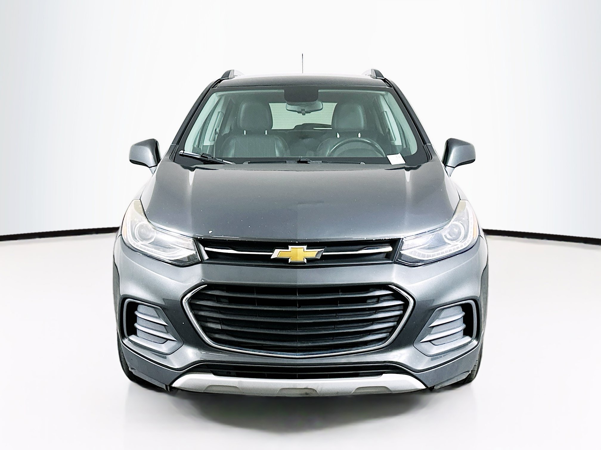 Used 2017 Chevrolet Trax LT w/ LT Convenience Package FWD image 2