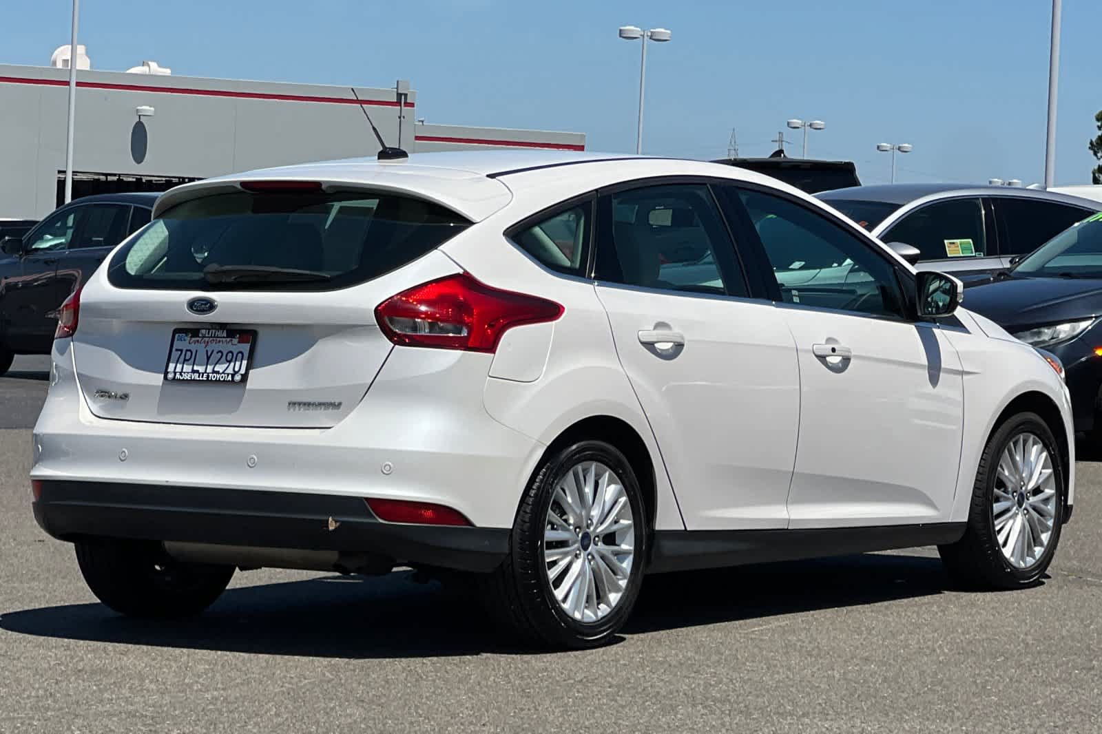 Used 2016 Ford Focus Titanium FWD image 2