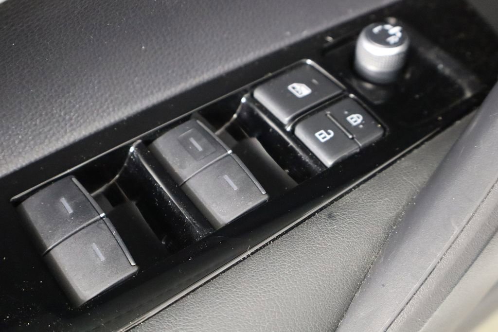 Used 2021 Toyota Corolla SE FWD image 20
